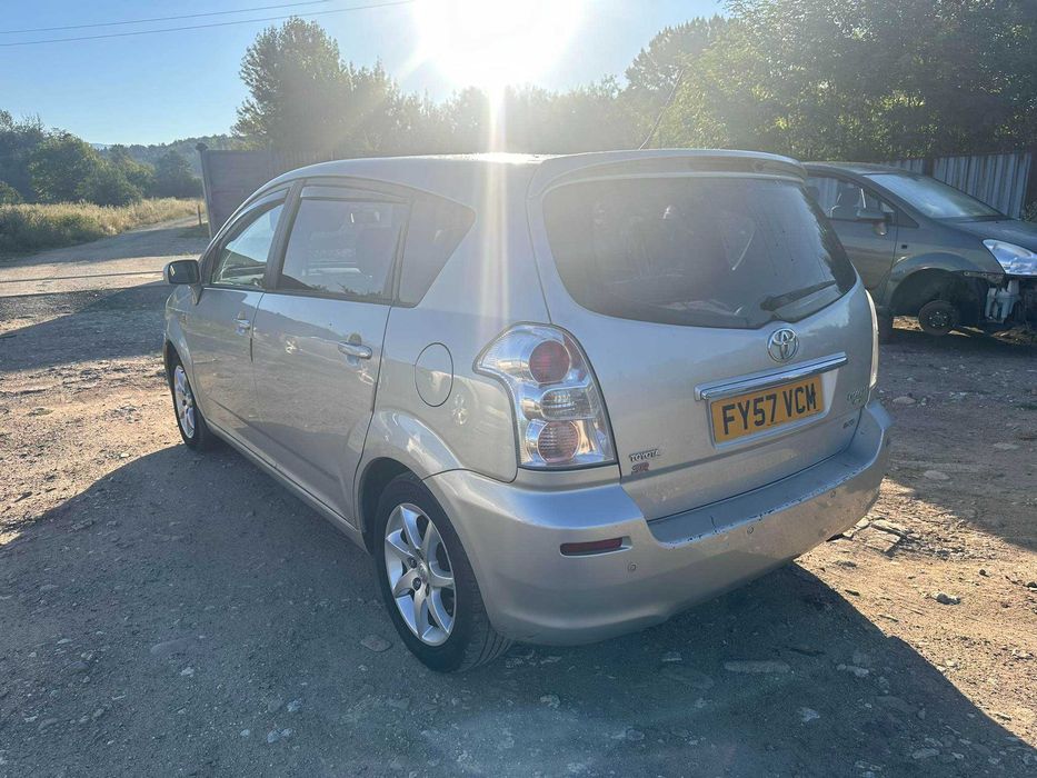 Toyota Corolla Verso Корола Версо 2.2 136 d-4d Facelift На Части