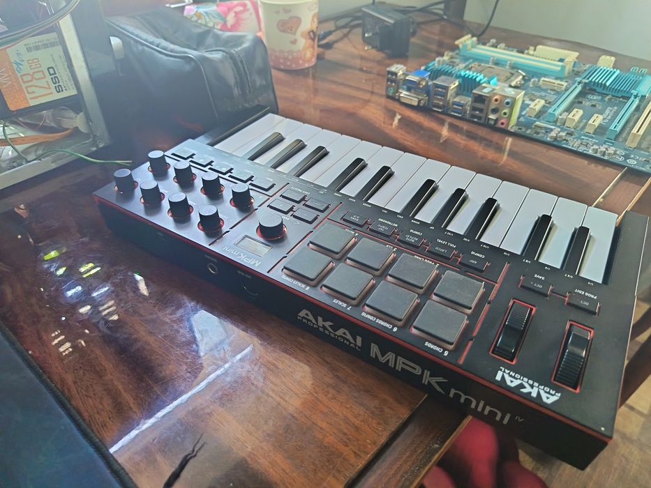 Midi клава. Новый.