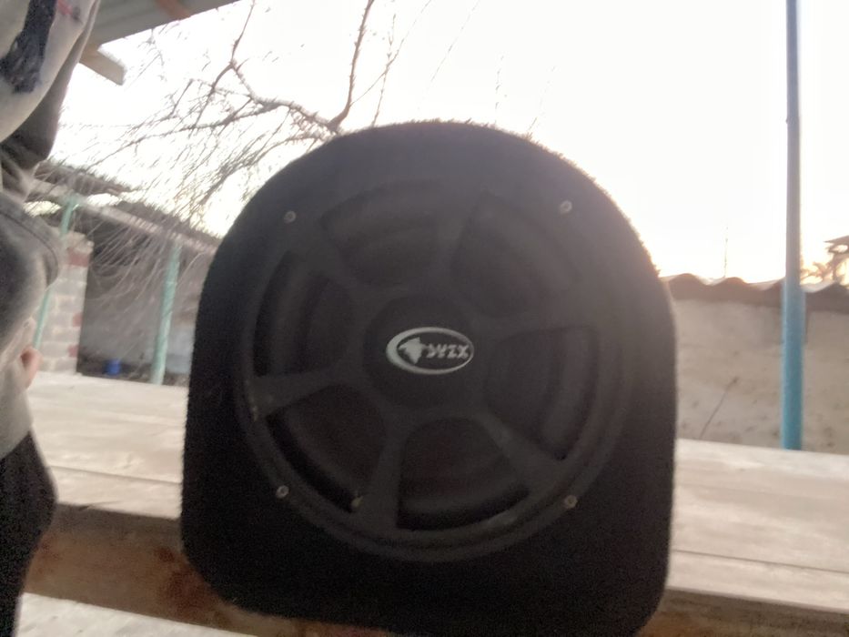 сабвуфер новый.