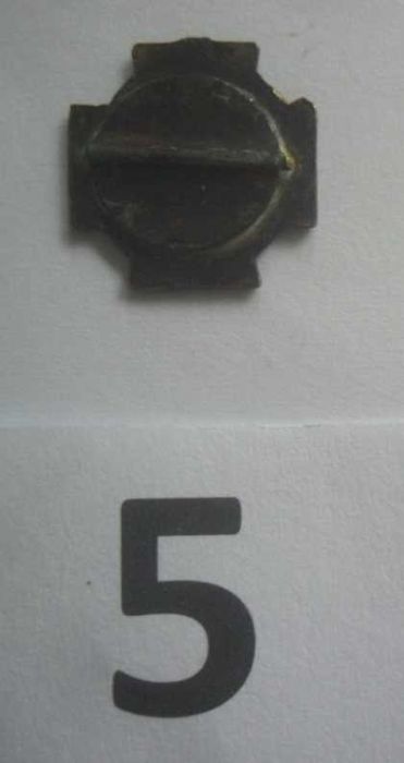 Княжевски двустранен позлатен медал и четири значки над 100 години