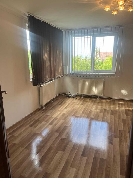 Inchiriez casa de locuit/sediu firma -4 Camere +Garaj cart A, Muresanu