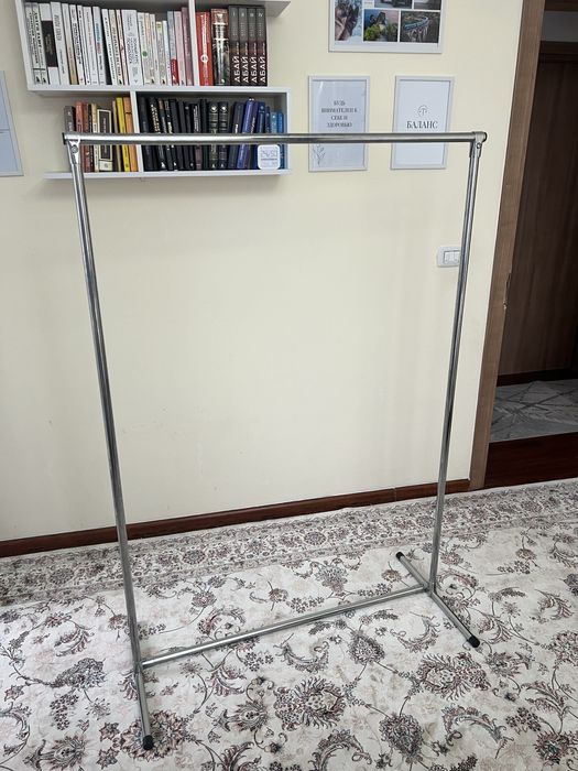 Напольная вешалка