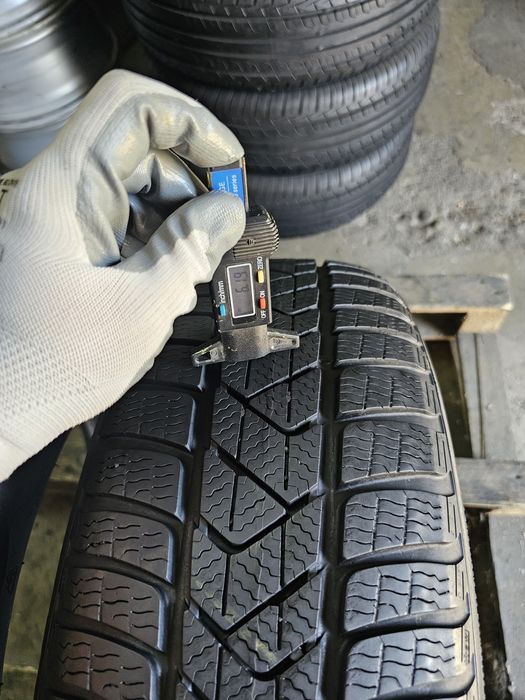 2 anvelope iarna 205 60 17 Pirelli 6.2mm