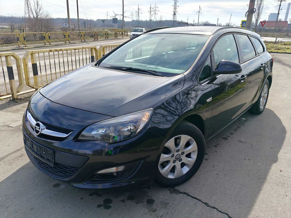 Opel Astra J 2016 Euro6  Carte service/ Rate / Garantie