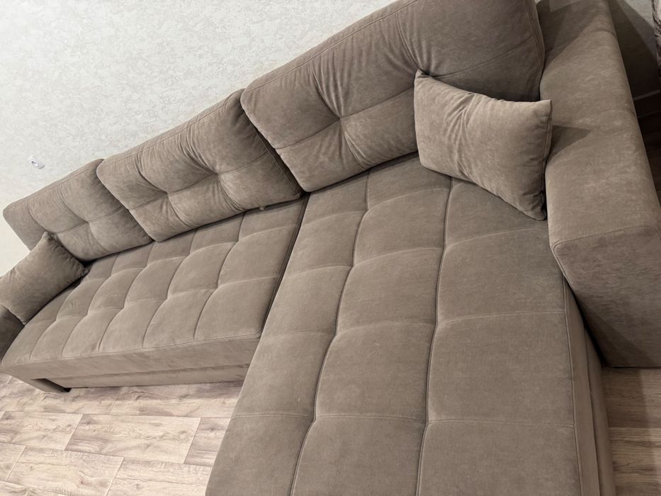 Продам диван для гостиной