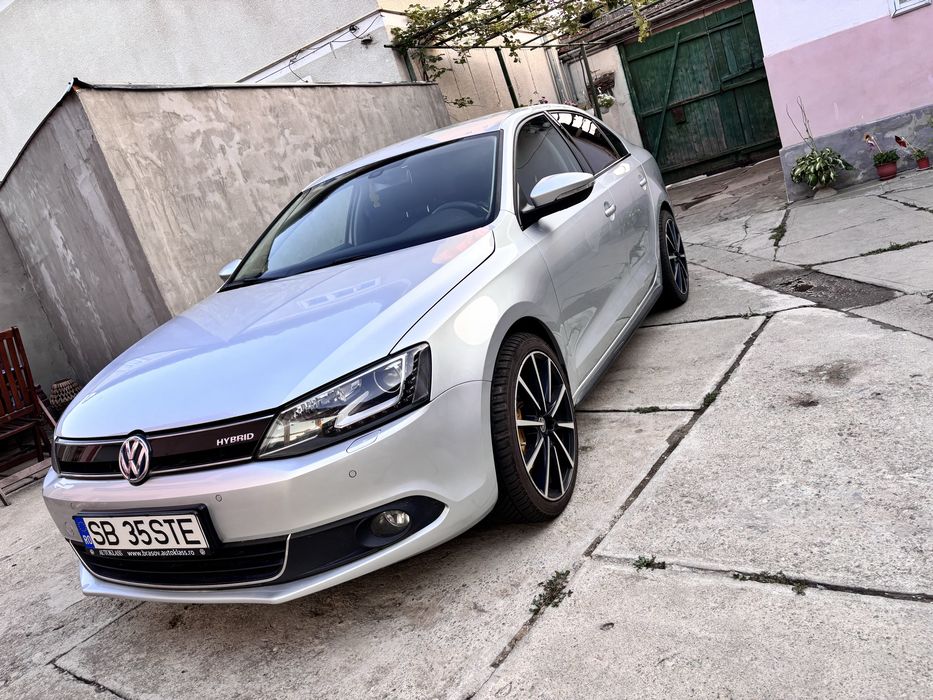 VOLKSWAGEN Jetta 2013 — imagine 4