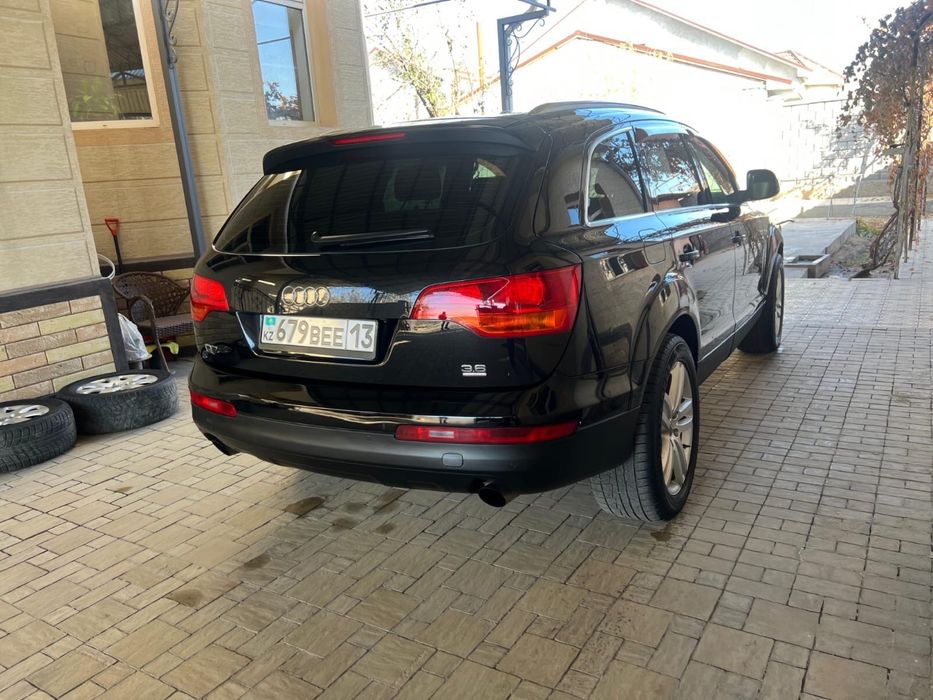 Ауди Q7 автомобиль
