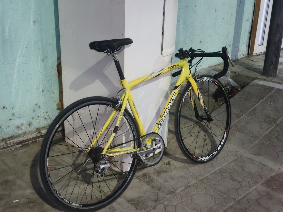 2004 Giant TCR SL Aluxx Yellow Once 

Wheelset.