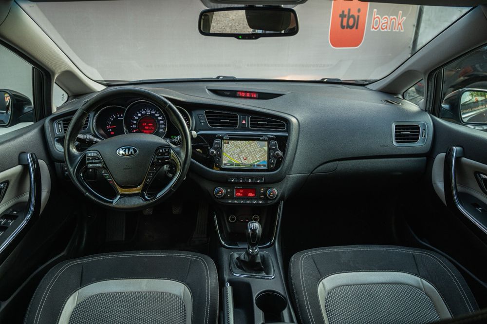 Kia Ceed-2014-navi- scaune incalzite /volan incalzit- camera- clima -led fata- jante aliaj - dotari de top l!!!