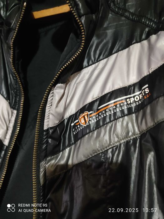 Продажа мужских курток.