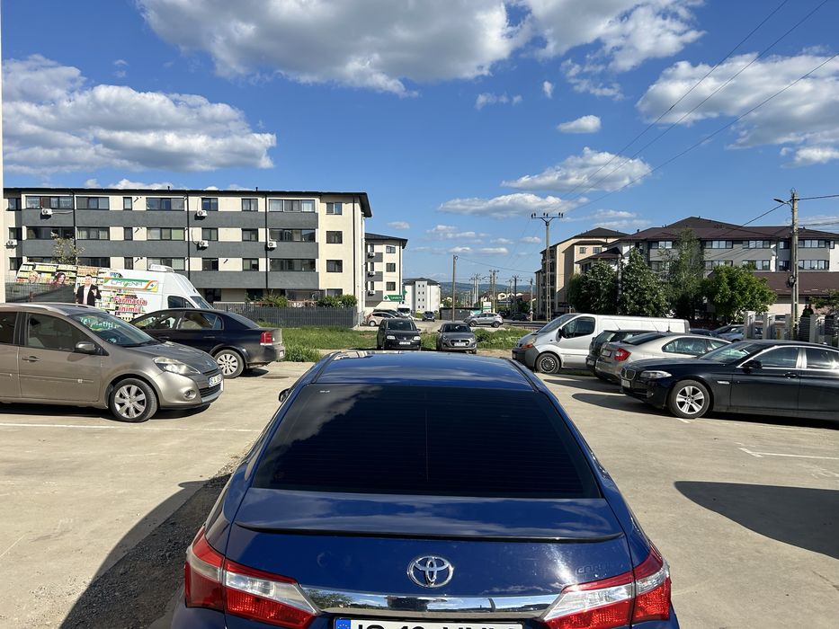 Vand Toyota Corolla an 2014, motor 1,4 benzina