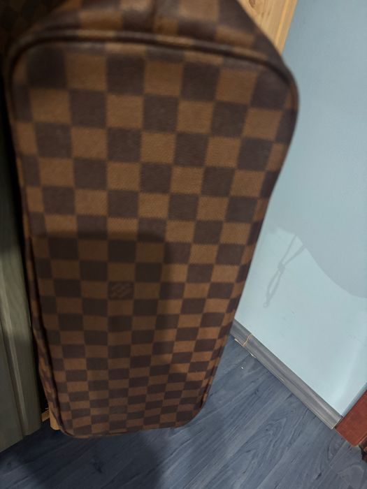 Geanta de umar Louis Vuitton in stare foarte buna