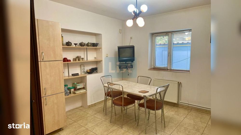Casă 8 camere în Coiciu | 2 bucătării | 3 băi | Parcare 2-3 mașini