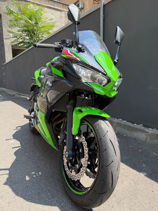 Vand Motocicleta Kawasaki Ninja 650 KRT ABS (model 2023)