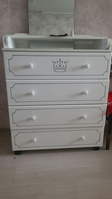 Продаётся детская кровать и комод