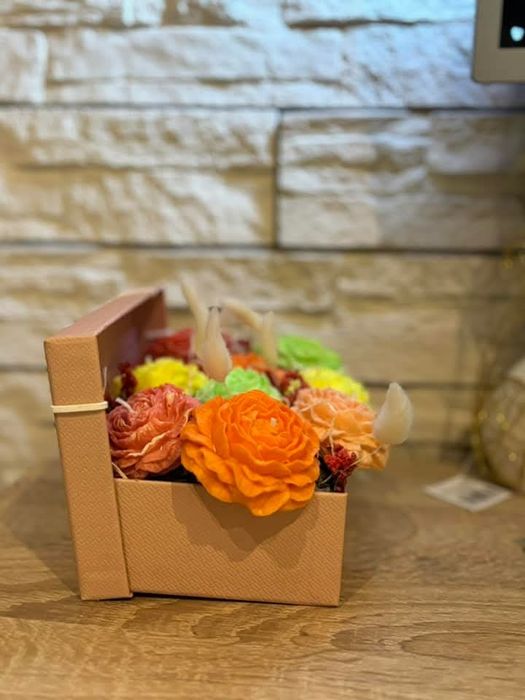 Букет от соев восък в кутия