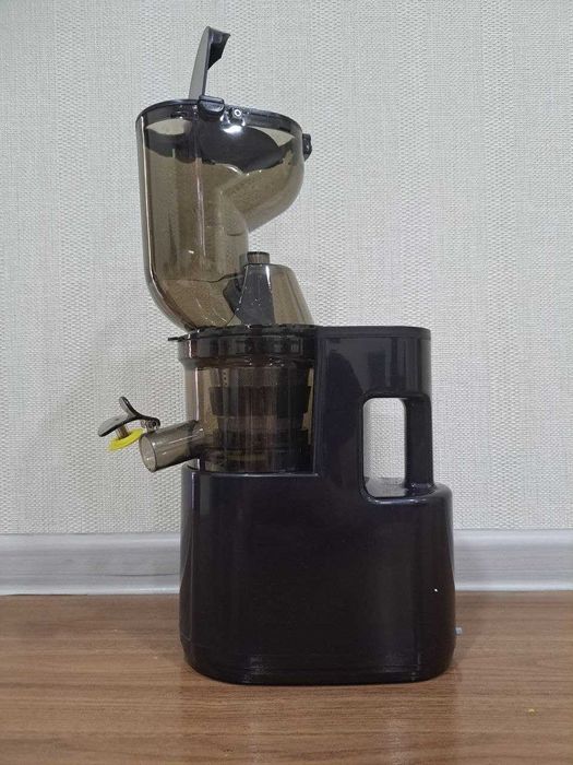 Электрическая соковыжималка