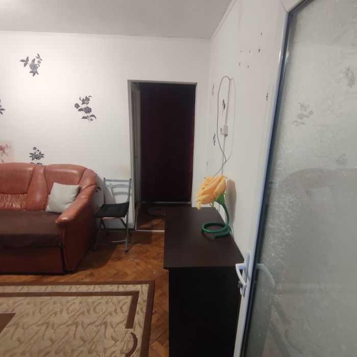 Vând apartament cu 3 camere