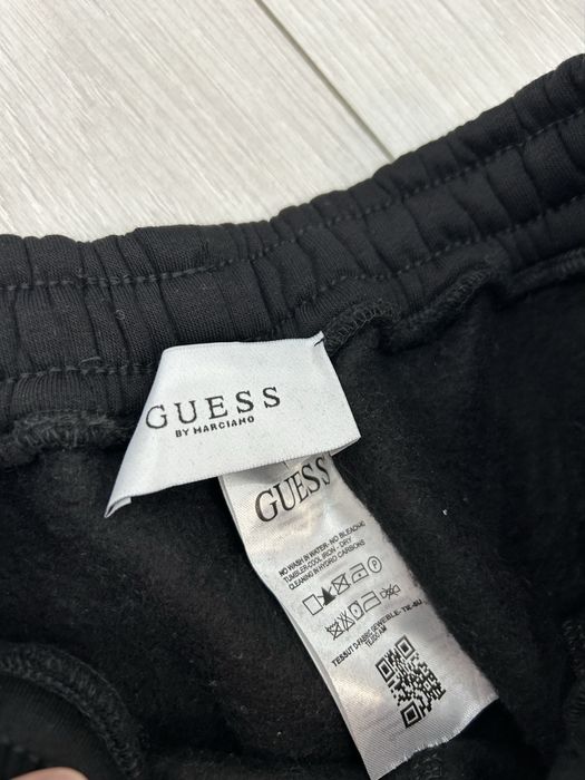 Спортен екип Guess (нови)
