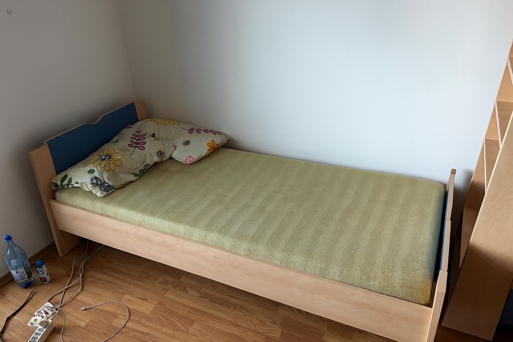 Vand mobila lemn masiv