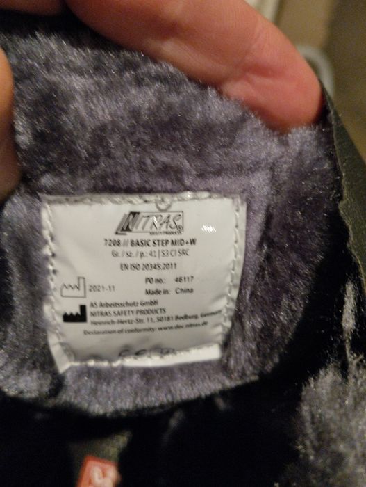 Продам Спец обувь