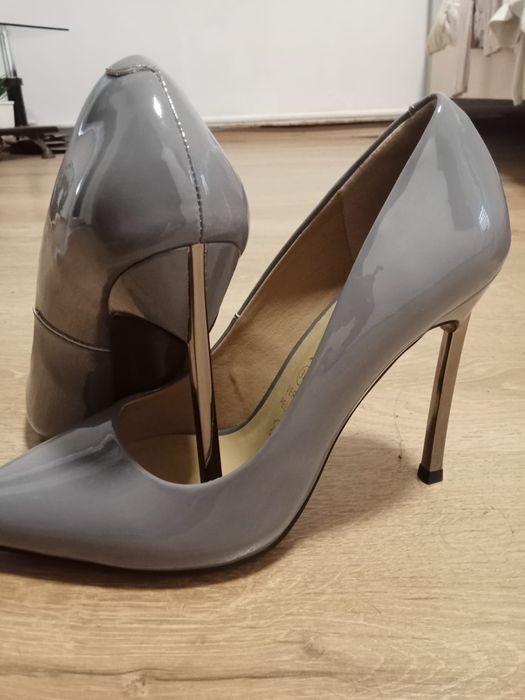 Stiletto Luca di Gioia, piele naturală lăcuită