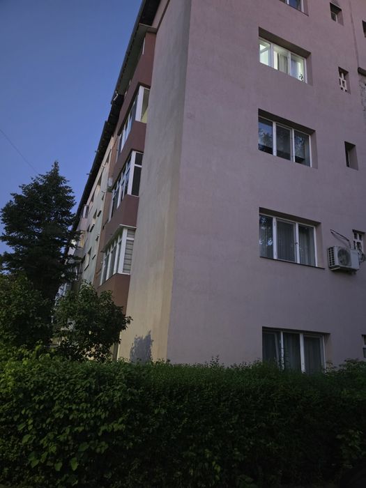 Targoviste Aleea Trandafirilor Aleea Trandafirilor 2 semidecomandate 76000 euro