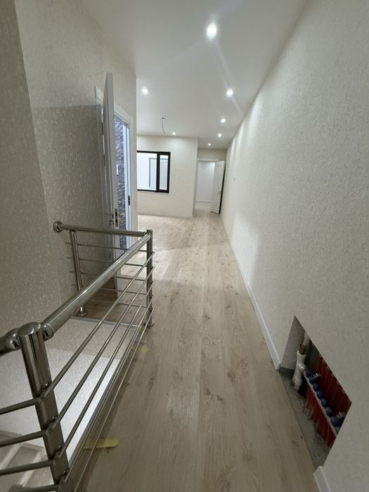 Сергели Хонабод  4 хона метро якин коттедж канализация бор 2 этажа кад