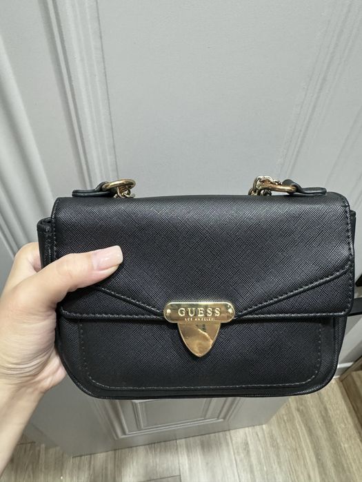 сумка от guess.