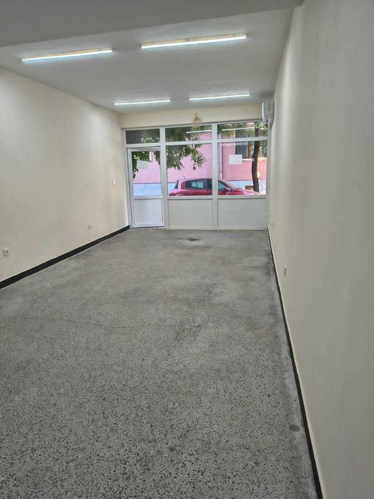 Дава се под наем Магазин в Пловдив, Кючук Париж - 60 кв.м за 306 € - Снимка #2