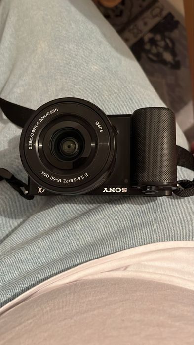 Sony ZV E-10 в отличном состоянмй