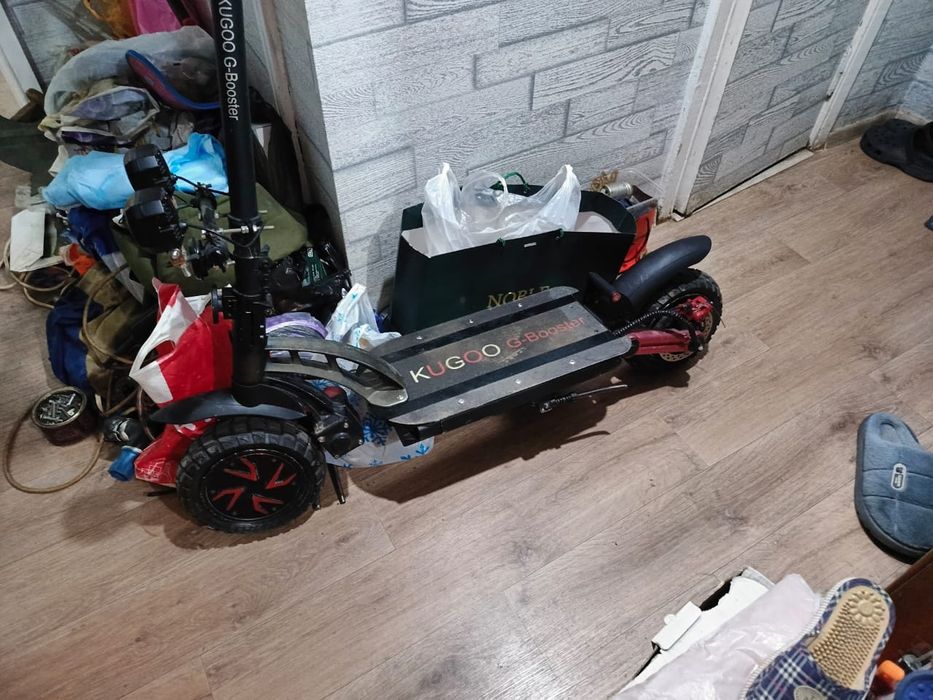 Продам Электросамокат Kugoo G Booster.