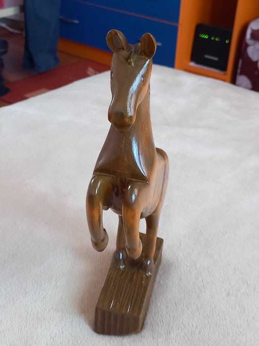 Продавам дървено конче ръчна изработка