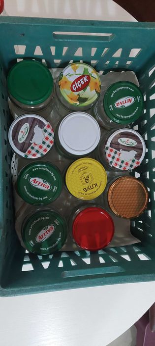 Буркани и бутилки