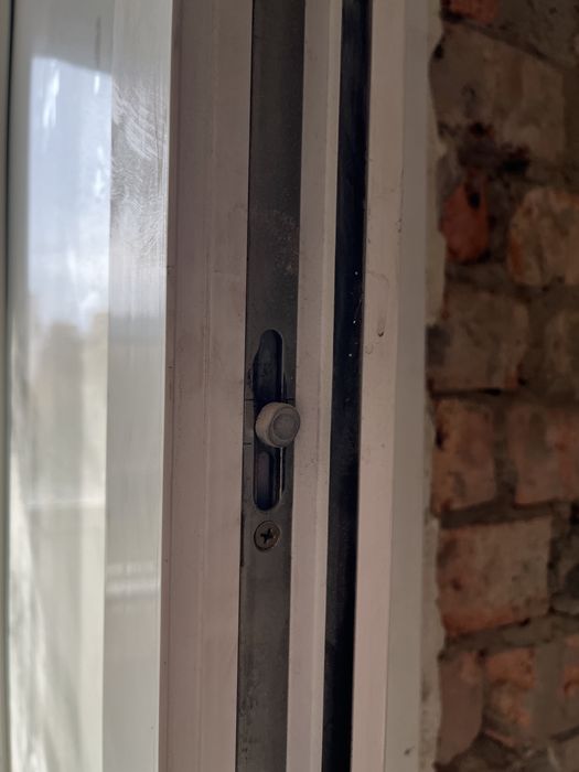 Балконнная дверь с окном