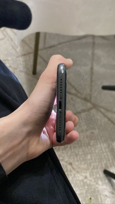 продается айфон 11