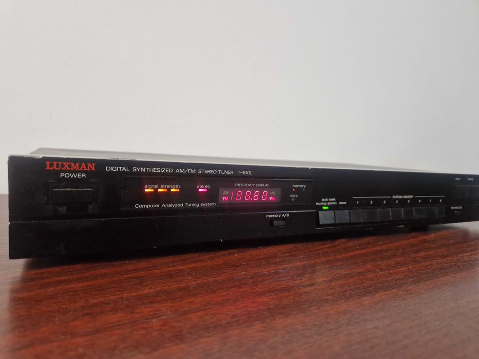 Luxman T-100L tuner stereo AM/FM digital