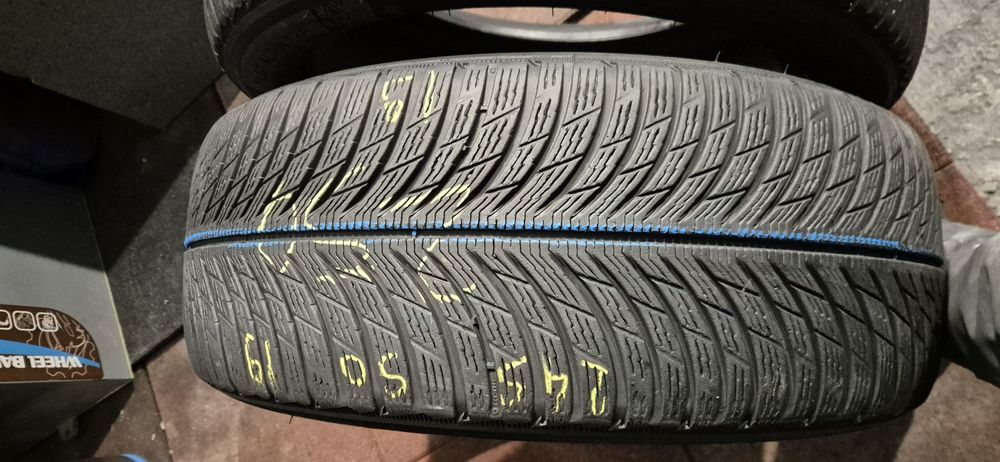 245 50 19 Michelin Alpin 5 runflat
