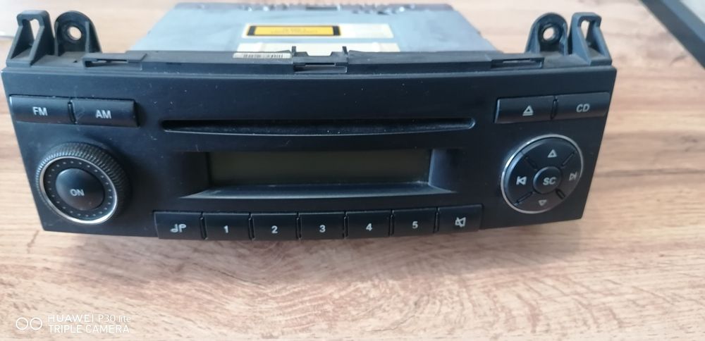 Оригинален CD плеър за Мерцедес Спринтер.