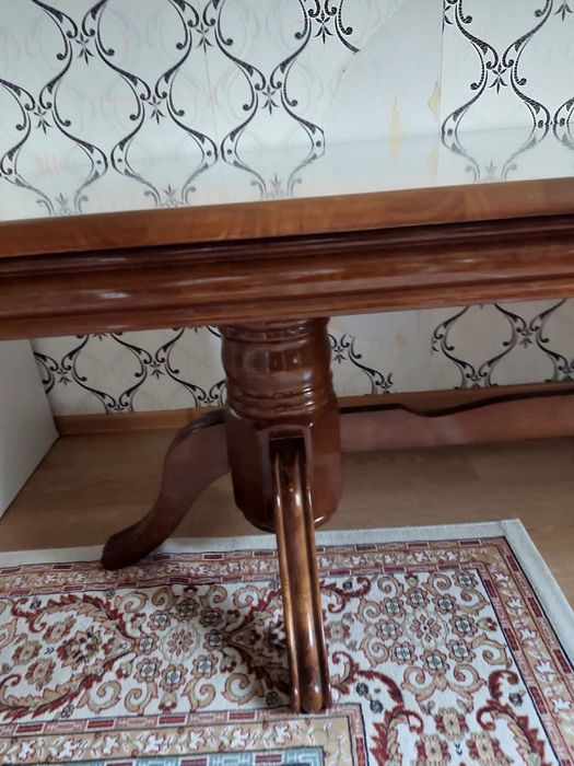 Продам гостевой стол из чистого дерева