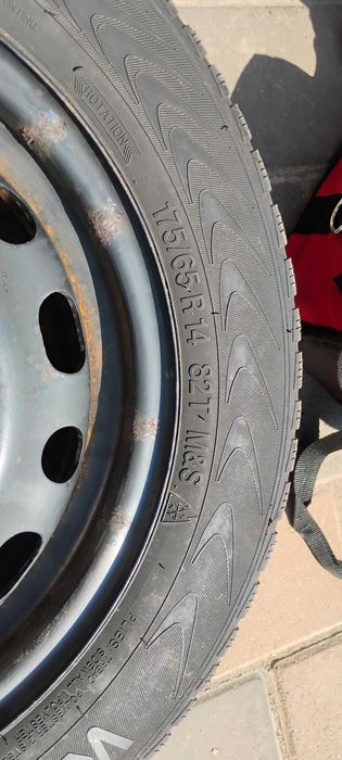 1 janta tabla 5jx14 ET 49, 4x100, R14 cu anvelopa 175/65 R14 82T