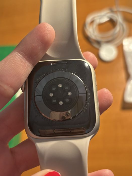 Apple watch часовник