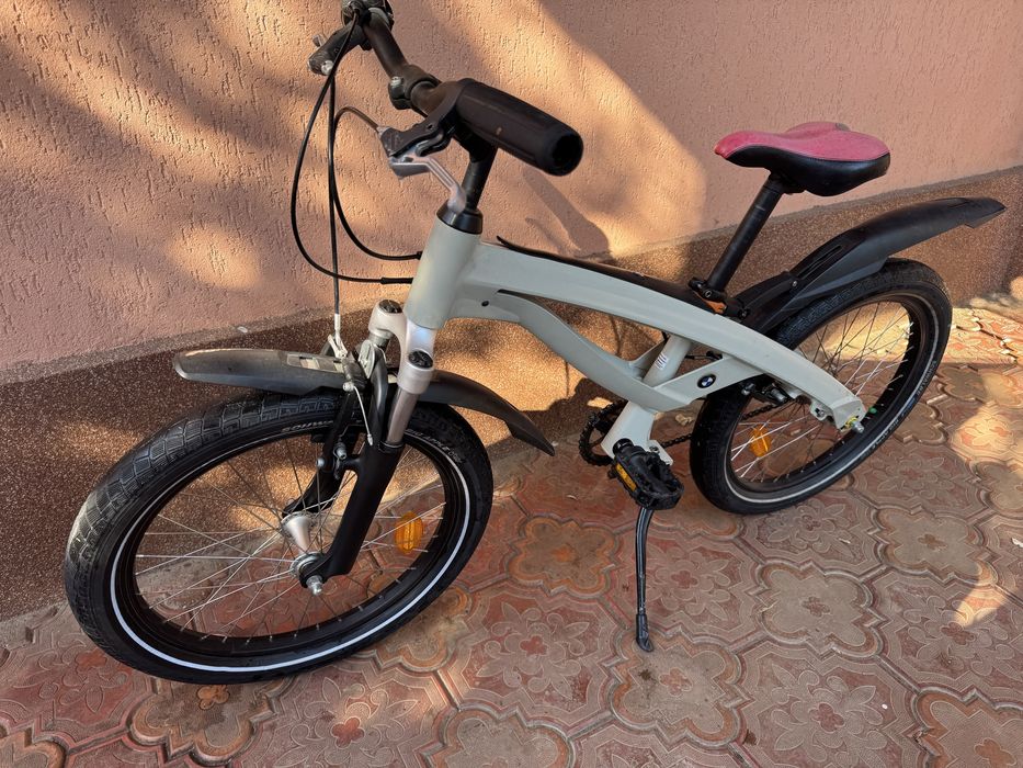 Bicicleta copii bmw 6-10 ani