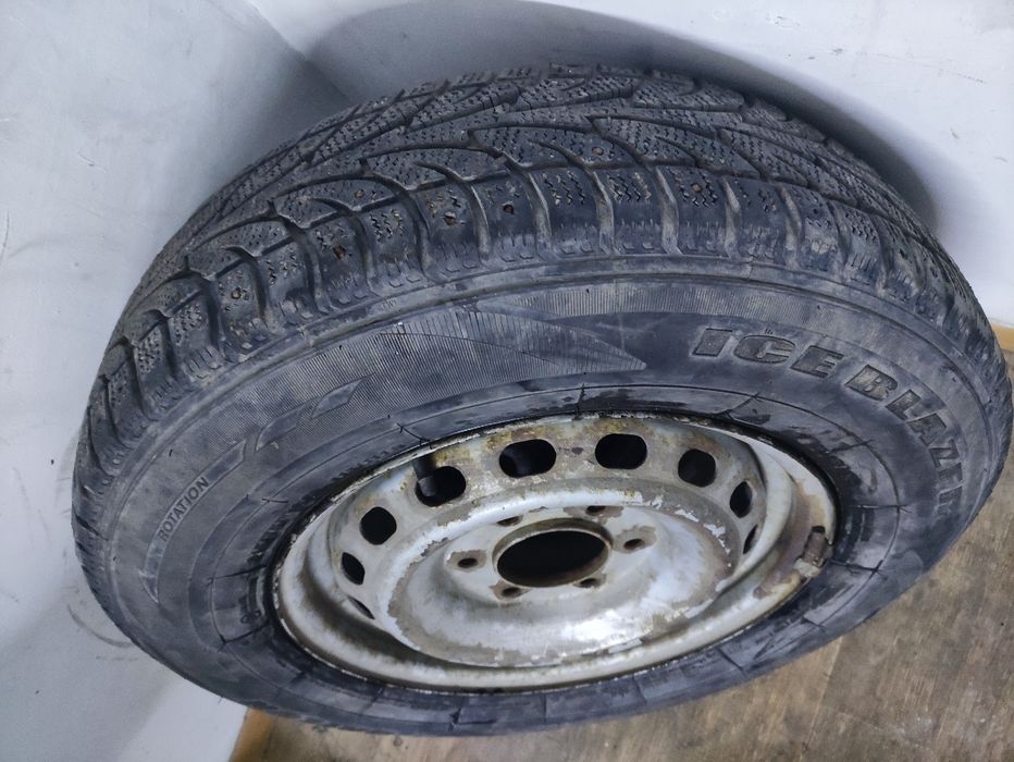 Шина с диской 215/75/16