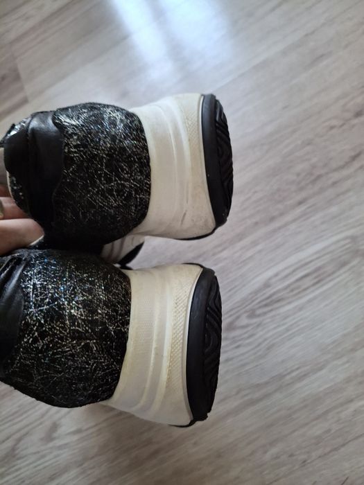 Adidasi piele 35