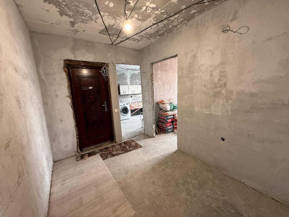 Срочно 3х комнатная в 8 мкр