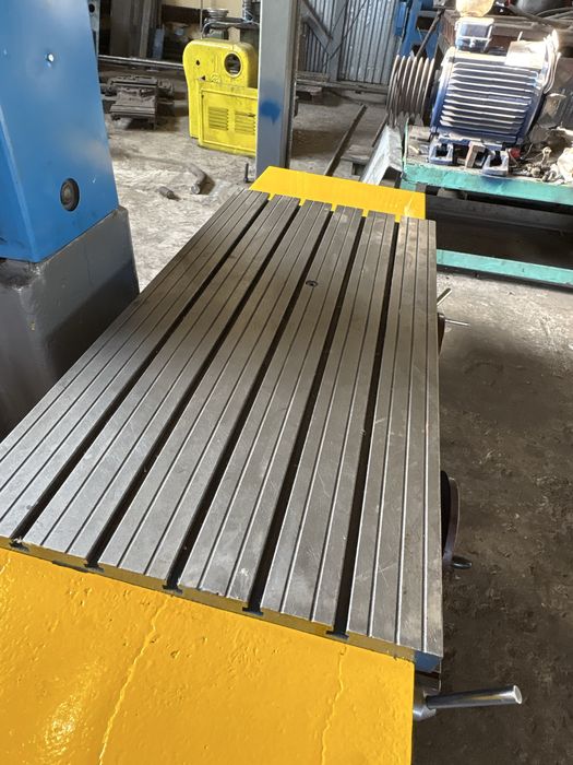 Продается станок расточной 2733П