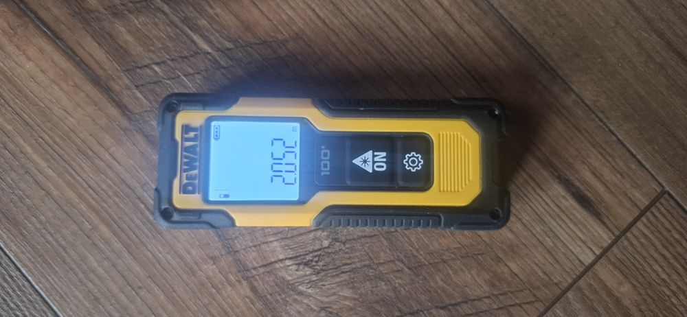 Telemetru cu laser DeWalt NOU