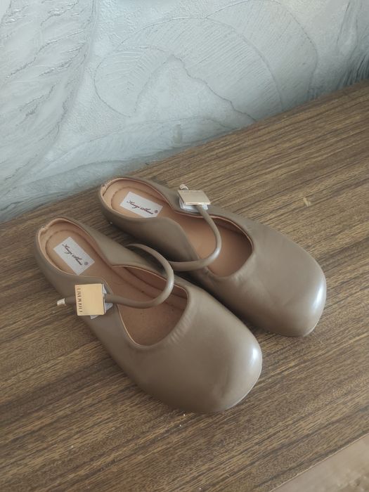 Обувь детская. Цены разные. Бу