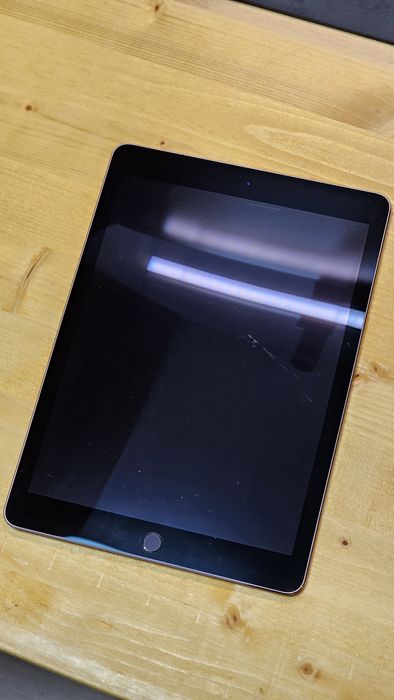 iPad Pro 9.7 (2016)